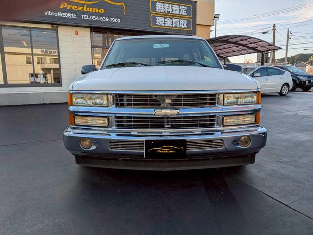 シボレーサバーバン ベースグレード　１７インチホイール　ローダウン　１ナンバー登録２名定員　リアシートあり　ＬＥＤヘッドライト　ユーザー買取　全塗装　観音開きリアハッチ（2枚目）