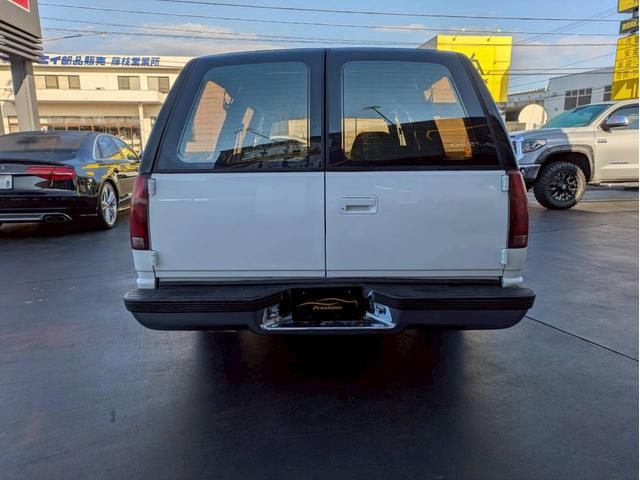 シボレーサバーバン ベースグレード　１７インチホイール　ローダウン　１ナンバー登録２名定員　リアシートあり　ＬＥＤヘッドライト　ユーザー買取　全塗装　観音開きリアハッチ（6枚目）