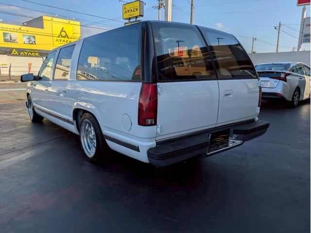 シボレーサバーバン ベースグレード　１７インチホイール　ローダウン　１ナンバー登録２名定員　リアシートあり　ＬＥＤヘッドライト　ユーザー買取　全塗装　観音開きリアハッチ（7枚目）