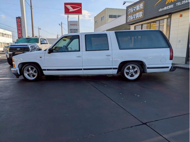 シボレーサバーバン ベースグレード　１７インチホイール　ローダウン　１ナンバー登録２名定員　リアシートあり　ＬＥＤヘッドライト　ユーザー買取　全塗装　観音開きリアハッチ（8枚目）