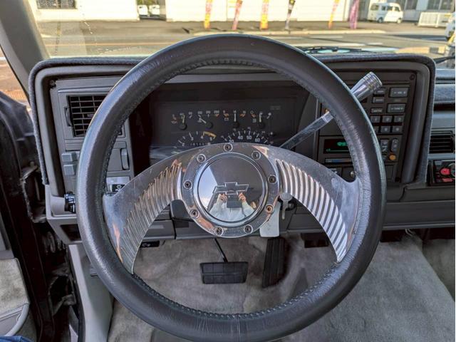 シボレーサバーバン ベースグレード　１７インチホイール　ローダウン　１ナンバー登録２名定員　リアシートあり　ＬＥＤヘッドライト　ユーザー買取　全塗装　観音開きリアハッチ（16枚目）