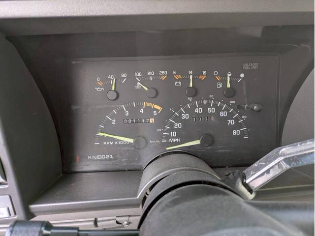 シボレーサバーバン ベースグレード　１７インチホイール　ローダウン　１ナンバー登録２名定員　リアシートあり　ＬＥＤヘッドライト　ユーザー買取　全塗装　観音開きリアハッチ（17枚目）