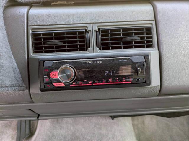 シボレーサバーバン ベースグレード　１７インチホイール　ローダウン　１ナンバー登録２名定員　リアシートあり　ＬＥＤヘッドライト　ユーザー買取　全塗装　観音開きリアハッチ（20枚目）