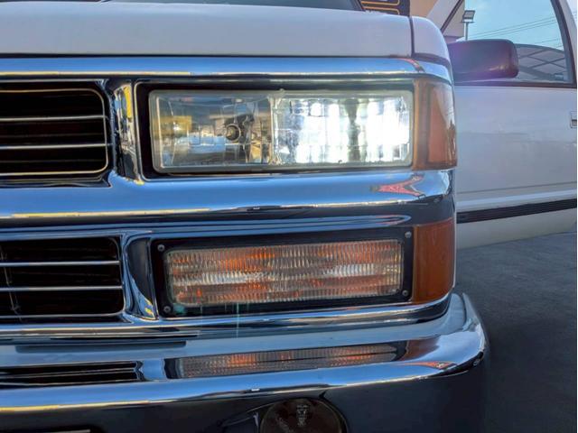 シボレーサバーバン ベースグレード　１７インチホイール　ローダウン　１ナンバー登録２名定員　リアシートあり　ＬＥＤヘッドライト　ユーザー買取　全塗装　観音開きリアハッチ（24枚目）