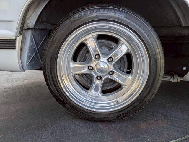 シボレーサバーバン ベースグレード　１７インチホイール　ローダウン　１ナンバー登録２名定員　リアシートあり　ＬＥＤヘッドライト　ユーザー買取　全塗装　観音開きリアハッチ（26枚目）