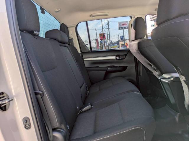 ハイラックス Ｚ　２インチリフトアップ　ＴＲＤホイール　社外テールランプ（純正あり）　オーバーフェンダー　トノカバー　ＴＲＤアンダーカバー　純正ナビ　パノラマモニター　前後ドライブレコーダー　ワンオーナー禁煙車　ＥＴＣ（13枚目）