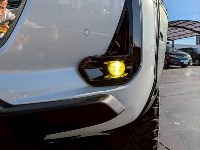 ハイラックス Ｚ　２インチリフトアップ　ＴＲＤホイール　社外テールランプ（純正あり）　オーバーフェンダー　トノカバー　ＴＲＤアンダーカバー　純正ナビ　パノラマモニター　前後ドライブレコーダー　ワンオーナー禁煙車　ＥＴＣ（35枚目）