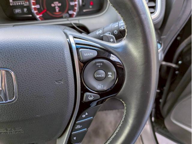 オデッセイ アブソルート・Xホンダセンシング 純正ナビ フルセグTV 純正フリップダウンモニター バックモニター 両側電動パワースライドドア ホンダセイシング レーダークルーズ LEDヘッドライト ドライブレコーダー スマートキー2個 禁煙車(25枚目)