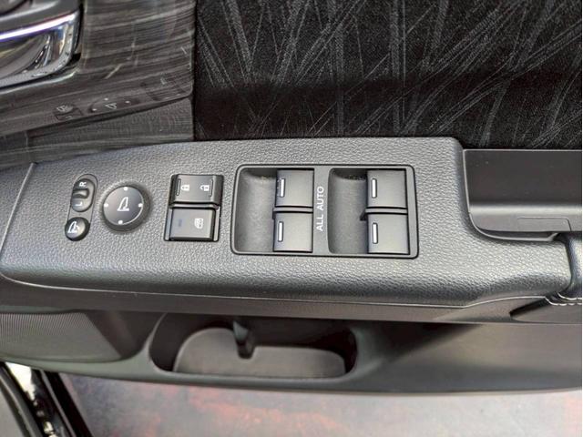 オデッセイ アブソルート・Xホンダセンシング 純正ナビ フルセグTV 純正フリップダウンモニター バックモニター 両側電動パワースライドドア ホンダセイシング レーダークルーズ LEDヘッドライト ドライブレコーダー スマートキー2個 禁煙車(34枚目)