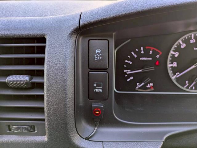 ハイエースコミューター スーパーロングGL 構造変更10人乗り普通免許OK トランポ仕様 ナビフルセグ パノラマモニター デジタルインナーミラー 電動スライドドア 社外エアロ ローダウン ワンオーナー 8ナンバー登録 LEDヘッドライト 禁煙車(26枚目)