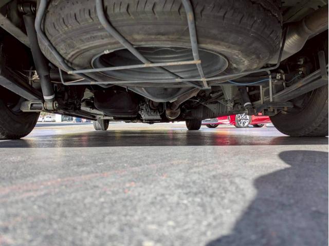 ハイエースコミューター スーパーロングGL 構造変更10人乗り普通免許OK トランポ仕様 ナビフルセグ パノラマモニター デジタルインナーミラー 電動スライドドア 社外エアロ ローダウン ワンオーナー 8ナンバー登録 LEDヘッドライト 禁煙車(47枚目)