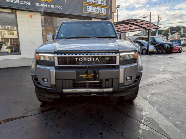 ランドクルーザー２５０ ＶＸ　純正１２．３インチナビ　フルセグ　ＪＢＬサウンドシステム　パノラマモニター　サンルーフ　デジタルインナーミラー　レザーシート　パワーシート　エアシート　　スマートキー２個　ワンオーナー禁煙車　ＢＳＭ（2枚目）