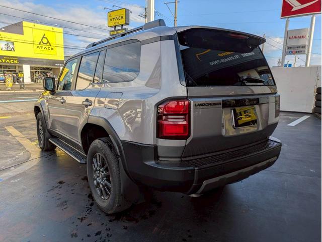 ランドクルーザー２５０ ＶＸ　純正１２．３インチナビ　フルセグ　ＪＢＬサウンドシステム　パノラマモニター　サンルーフ　デジタルインナーミラー　レザーシート　パワーシート　エアシート　　スマートキー２個　ワンオーナー禁煙車　ＢＳＭ（7枚目）