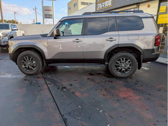 ランドクルーザー２５０ ＶＸ　純正１２．３インチナビ　フルセグ　ＪＢＬサウンドシステム　パノラマモニター　サンルーフ　デジタルインナーミラー　レザーシート　パワーシート　エアシート　　スマートキー２個　ワンオーナー禁煙車　ＢＳＭ（9枚目）