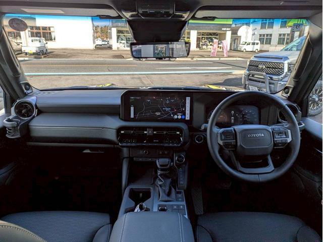 ランドクルーザー２５０ ＶＸ　純正１２．３インチナビ　フルセグ　ＪＢＬサウンドシステム　パノラマモニター　サンルーフ　デジタルインナーミラー　レザーシート　パワーシート　エアシート　　スマートキー２個　ワンオーナー禁煙車　ＢＳＭ（10枚目）