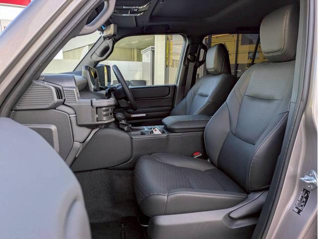 ランドクルーザー２５０ ＶＸ　純正１２．３インチナビ　フルセグ　ＪＢＬサウンドシステム　パノラマモニター　サンルーフ　デジタルインナーミラー　レザーシート　パワーシート　エアシート　　スマートキー２個　ワンオーナー禁煙車　ＢＳＭ（12枚目）