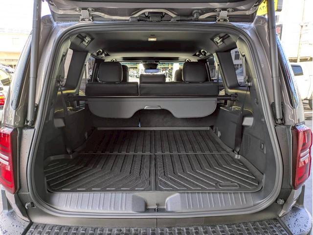 ランドクルーザー２５０ ＶＸ　純正１２．３インチナビ　フルセグ　ＪＢＬサウンドシステム　パノラマモニター　サンルーフ　デジタルインナーミラー　レザーシート　パワーシート　エアシート　　スマートキー２個　ワンオーナー禁煙車　ＢＳＭ（15枚目）