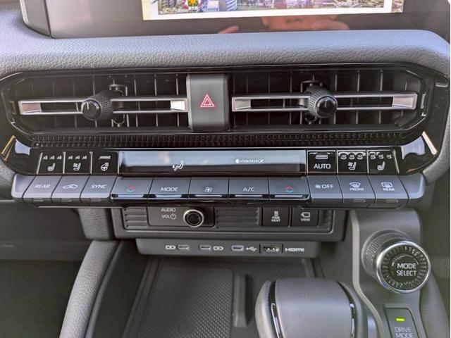 ランドクルーザー２５０ ＶＸ　純正１２．３インチナビ　フルセグ　ＪＢＬサウンドシステム　パノラマモニター　サンルーフ　デジタルインナーミラー　レザーシート　パワーシート　エアシート　　スマートキー２個　ワンオーナー禁煙車　ＢＳＭ（19枚目）