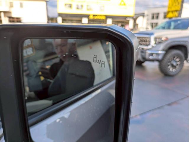 ランドクルーザー２５０ ＶＸ　純正１２．３インチナビ　フルセグ　ＪＢＬサウンドシステム　パノラマモニター　サンルーフ　デジタルインナーミラー　レザーシート　パワーシート　エアシート　　スマートキー２個　ワンオーナー禁煙車　ＢＳＭ（33枚目）