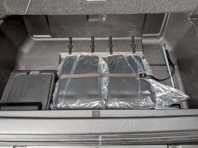 パジェロ ロング　エクシード　新品サス２インチリフトアップ　社外１７ＡＷ　ジオランダーＭ／Ｔ　サイドステップ・グリル・オーバーフェンダー・ミラー・アンダーカバーチッピング塗装　レザーシート　ナビ　バックモニター　ワンオーナー禁煙車（17枚目）