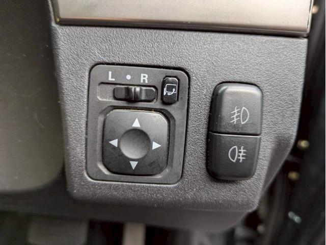 パジェロ ロング　エクシード　新品サス２インチリフトアップ　社外１７ＡＷ　ジオランダーＭ／Ｔ　サイドステップ・グリル・オーバーフェンダー・ミラー・アンダーカバーチッピング塗装　レザーシート　ナビ　バックモニター　ワンオーナー禁煙車（25枚目）