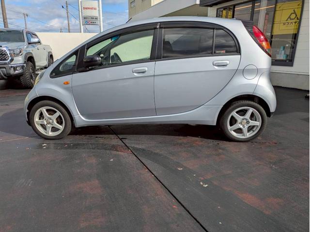 アイ Ｍ　社外ナビ　フルセグＴＶ　ＬＥＤヘッドライト　社外１５ＡＷ　ＥＴＣ　スマートキー　４ＷＤ（8枚目）