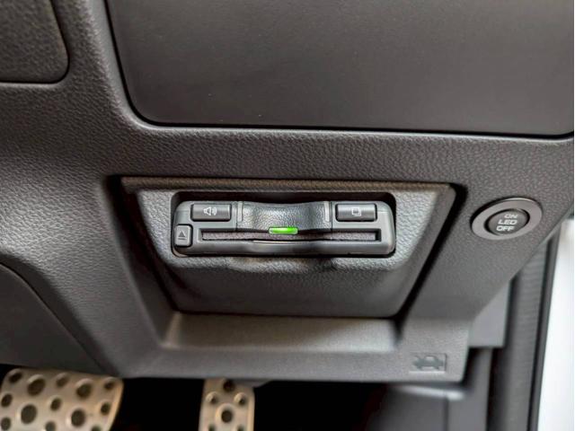 ＷＲＸ Ｓ４ ＳＴＩスポーツＲ　ＥＸ　１１．６インチナビ　フルセグＴＶ　サイド・バックモニター　レザーシート　メモリー付きパワーシート　ドライブレコーダー　レーダークルーズコントロール　シートヒーター　ワンオーナー禁煙車　スマートキー２個（28枚目）