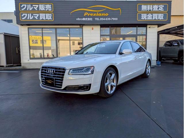 Ａ８ ３．０ＴＦＳＩクワトロ　メーカーナビフルセグ３６０°カメラ　マトリクスＬＥＤヘッドライト　サンルーフ　レザーシート　メモリー付きパワーシート　ＢＯＳＥサウンドシステム　シートヒーター　パワートランク　スマートキー２個　禁煙車（9枚目）