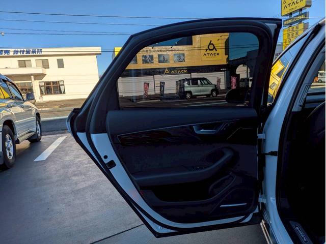 Ａ８ ３．０ＴＦＳＩクワトロ　メーカーナビフルセグ３６０°カメラ　マトリクスＬＥＤヘッドライト　サンルーフ　レザーシート　メモリー付きパワーシート　ＢＯＳＥサウンドシステム　シートヒーター　パワートランク　スマートキー２個　禁煙車（15枚目）