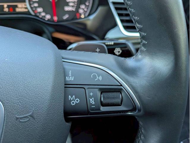 Ａ８ ３．０ＴＦＳＩクワトロ　メーカーナビフルセグ３６０°カメラ　マトリクスＬＥＤヘッドライト　サンルーフ　レザーシート　メモリー付きパワーシート　ＢＯＳＥサウンドシステム　シートヒーター　パワートランク　スマートキー２個　禁煙車（28枚目）