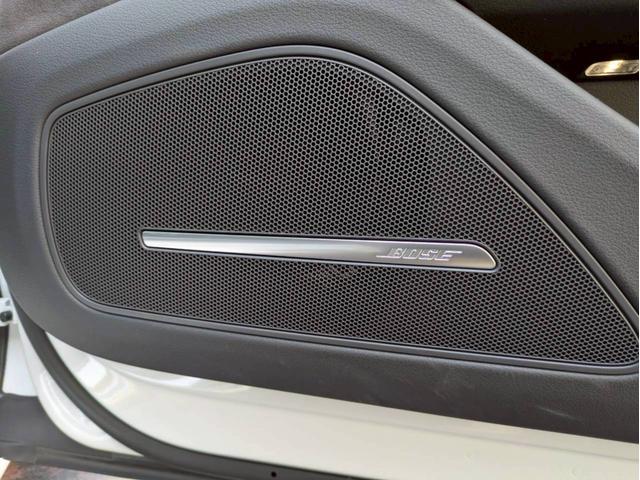 Ａ８ ３．０ＴＦＳＩクワトロ　メーカーナビフルセグ３６０°カメラ　マトリクスＬＥＤヘッドライト　サンルーフ　レザーシート　メモリー付きパワーシート　ＢＯＳＥサウンドシステム　シートヒーター　パワートランク　スマートキー２個　禁煙車（29枚目）