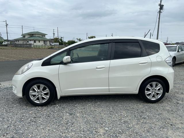 フィットハイブリッド ナビプレミアムセレクション パワーウィンドウ シートヒーター付 リヤカメラ HDDナビ オートライト ナビ・TV AUTOエアコン ETC車載器(11枚目)