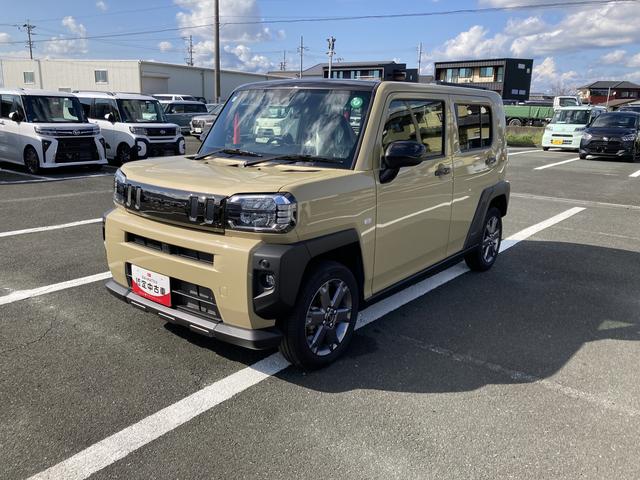 タフト Ｇ　ダーククロムベンチャー　ダークメッキドアアウターハンドル　１５インチアルミホイール　オートレベリング機能付フルＬＥＤヘッドランプ　ＬＥＤフォグランプ　本革巻ステアリングホイール　本革巻インパネセンターシフト（6枚目）