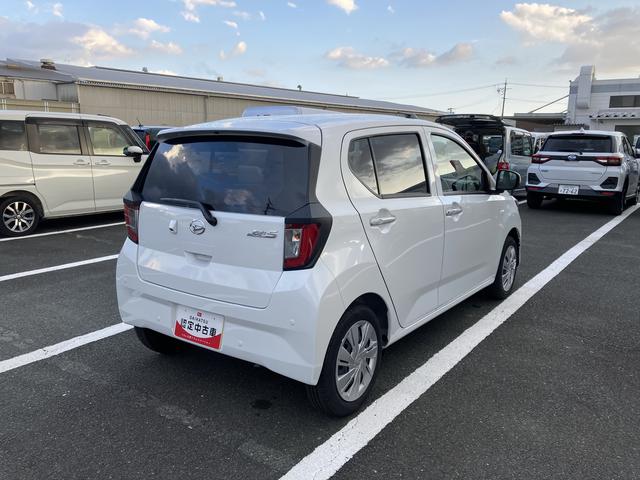 ミライース Ｘ　ＳＡＩＩＩ　１４インチフルホイールキャップ　ＬＥＤヘッドランプ　電動格納式（カラード）ドアミラー　自発光式デジタルメーターブルーイルミネーションメーター　マニュアルエアコン（ダイヤル式）　キーレスエントリー（8枚目）