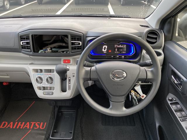 ミライース Ｘ　ＳＡＩＩＩ　１４インチフルホイールキャップ　ＬＥＤヘッドランプ　電動格納式（カラード）ドアミラー　自発光式デジタルメーターブルーイルミネーションメーター　マニュアルエアコン（ダイヤル式）　キーレスエントリー（16枚目）