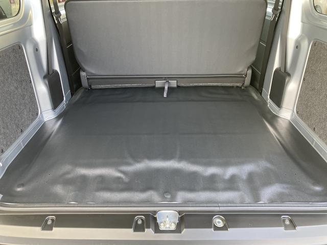 ハイゼットカーゴ ＤＸ　ＣＶＴ　撥水フルファブリックシート表皮　オーバーヘッドシェルフ　アッパートレイ　キーレスエントリー　ユースフルナット（３１ヶ所）（17枚目）