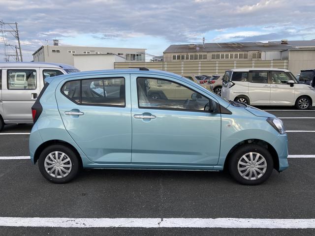 ミライース Ｌ　ＳＡＩＩＩ　１３インチフルホイールキャップ　マルチリフレクターハロゲンヘッドランプ　可倒式ドアミラー　自発光式デジタルメーターアンバーイルミネーションメーター　マニュアルエアコン（ダイヤル式）　キーレスエントリー（5枚目）