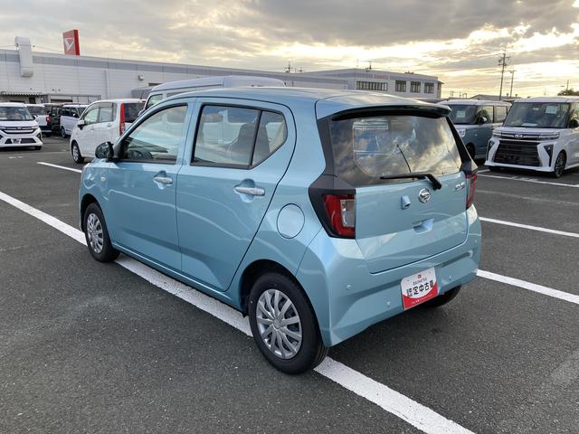 ミライース Ｌ　ＳＡＩＩＩ　１３インチフルホイールキャップ　マルチリフレクターハロゲンヘッドランプ　可倒式ドアミラー　自発光式デジタルメーターアンバーイルミネーションメーター　マニュアルエアコン（ダイヤル式）　キーレスエントリー（9枚目）