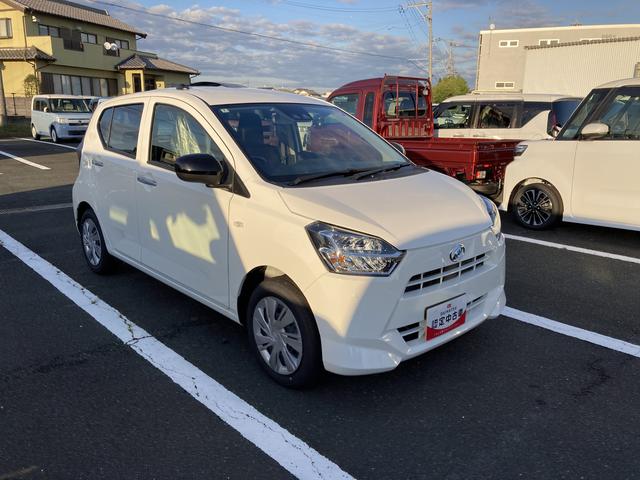 ミライース Ｘ　ＳＡＩＩＩ　１４インチフルホイールキャップ　ＬＥＤヘッドランプ　電動格納式（カラード）ドアミラー　自発光式デジタルメーターブルーイルミネーションメーター　マニュアルエアコン（ダイヤル式）　キーレスエントリー（7枚目）