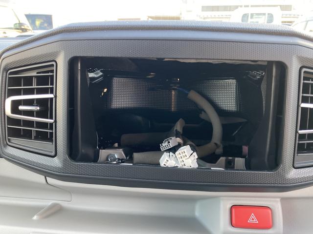 ミライース Ｘ　ＳＡＩＩＩ　１４インチフルホイールキャップ　ＬＥＤヘッドランプ　電動格納式（カラード）ドアミラー　自発光式デジタルメーターブルーイルミネーションメーター　マニュアルエアコン（ダイヤル式）　キーレスエントリー（10枚目）