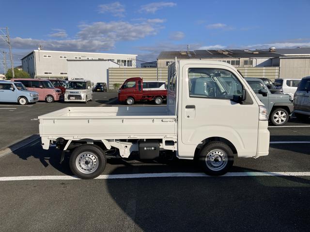 ハイゼットトラック スタンダード 4WD CVT スーパーUVカットガラス(フロントウィンドウ) プリントレザーシート表皮 マニュアルエアコン クリーンエアフィルター 電動式パワーステアリング(5枚目)