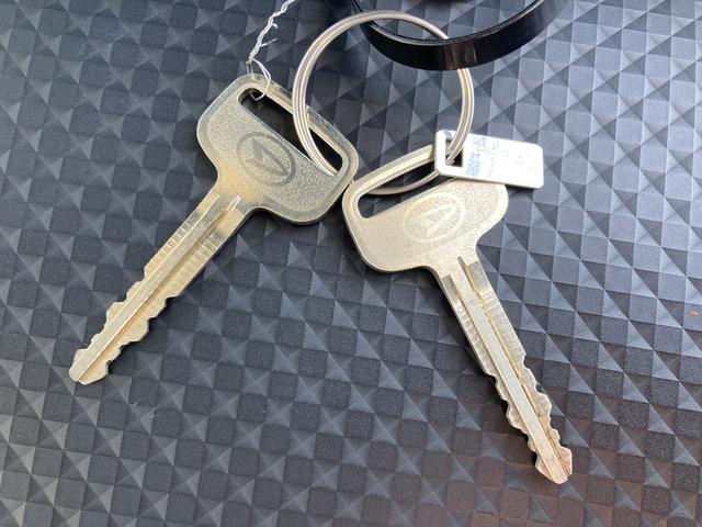 ハイゼットトラック スタンダード 4WD CVT スーパーUVカットガラス(フロントウィンドウ) プリントレザーシート表皮 マニュアルエアコン クリーンエアフィルター 電動式パワーステアリング(16枚目)