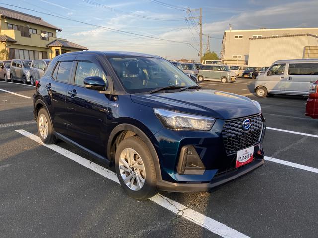 ロッキー X HEV 16インチアルミホイール フルLEDヘッドランプ ドアアウターハンドル(ボディ同色) オートエアコン(プッシュ式) UVカットガラス キーフリーシステム プッシュボタンスタート(7枚目)