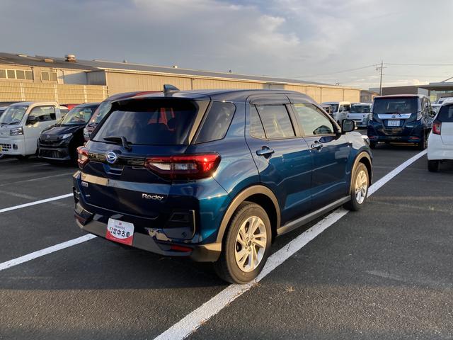 ロッキー X HEV 16インチアルミホイール フルLEDヘッドランプ ドアアウターハンドル(ボディ同色) オートエアコン(プッシュ式) UVカットガラス キーフリーシステム プッシュボタンスタート(8枚目)