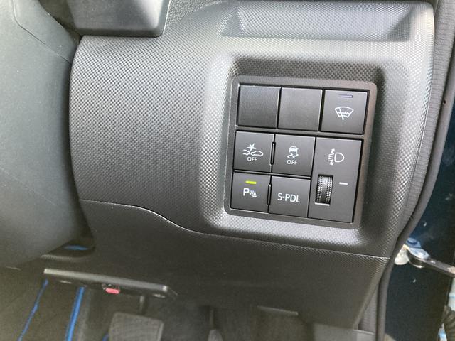 ロッキー X HEV 16インチアルミホイール フルLEDヘッドランプ ドアアウターハンドル(ボディ同色) オートエアコン(プッシュ式) UVカットガラス キーフリーシステム プッシュボタンスタート(17枚目)