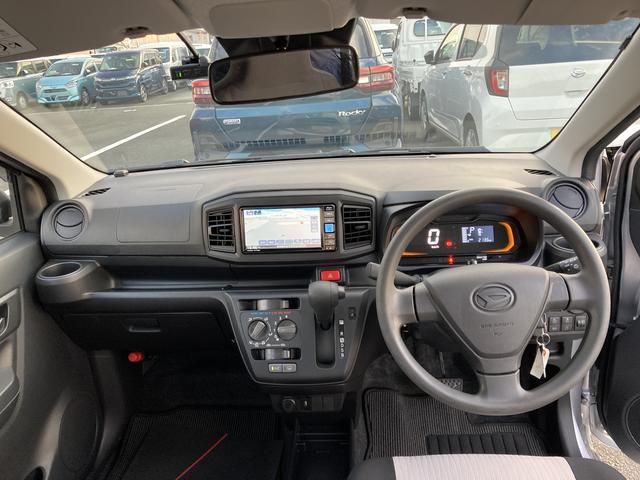 ミライース L SAIII 13インチフルホイールキャップ マルチリフレクターハロゲンヘッドランプ 可倒式ドアミラー 自発光式デジタルメーターアンバーイルミネーションメーター マニュアルエアコン(ダイヤル式) キーレスエントリー(15枚目)