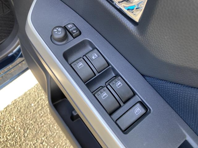 トール カスタムG LEDヘッドランプ キーフリーシステム プッシュボタンスタート オートエアコン(プッシュ式) 両側パワースライドドア マルチインフォメーションディスプレイ(18枚目)