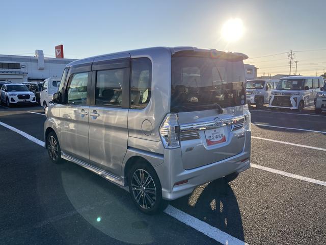 タント カスタムRS トップエディションSA 15インチアルミホイール 大型エアロバンパー LEDヘッドランプ オート格納式カラードドアミラー 本革巻ステアリングホイール 両側パワースライドドア(9枚目)