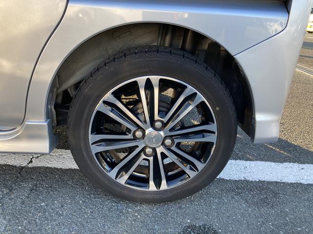 タント カスタムRS トップエディションSA 15インチアルミホイール 大型エアロバンパー LEDヘッドランプ オート格納式カラードドアミラー 本革巻ステアリングホイール 両側パワースライドドア(20枚目)