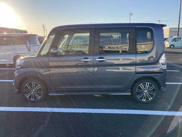 タント カスタムＲＳ　トップエディションＳＡＩＩ　１５インチアルミホイール　大型エアロバンパー　ＬＥＤヘッドランプ　オート格納式カラードドアミラー　本革巻ステアリングホイール　両側パワースライドドア（4枚目）